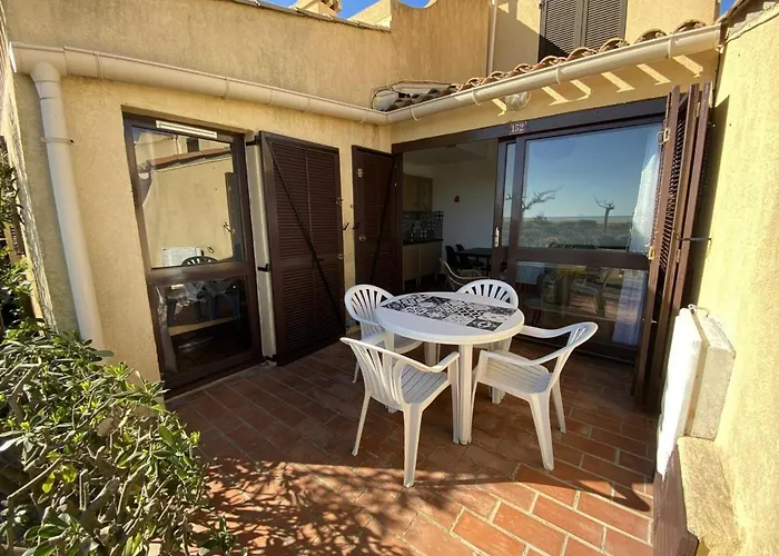 Villa T2 Front De Avec Terrasse A Port - 4 Couchages, Parking Prive, A Pieds - Fr-1-81-515 Leucate
